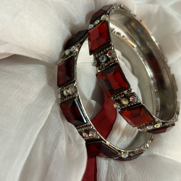 Beautiful Bangles Set 2 pieces wide bangles - Picture 3 of 3